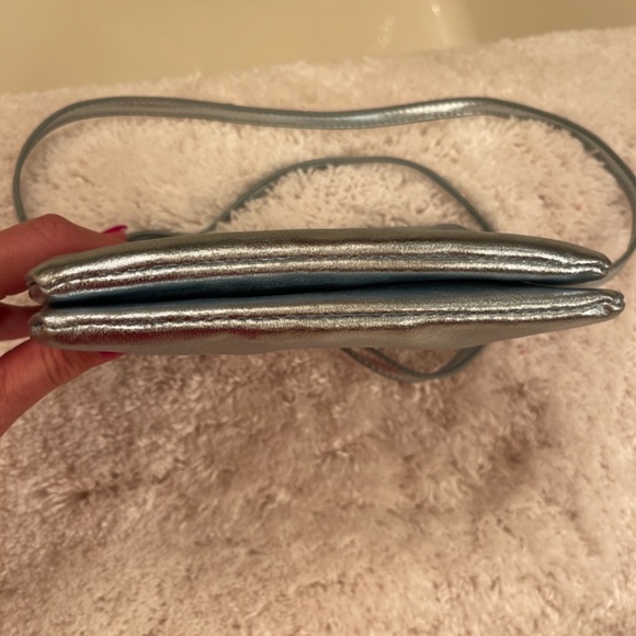 Free People metallic silvery light blue crossbody bag - Picture 4 of 6